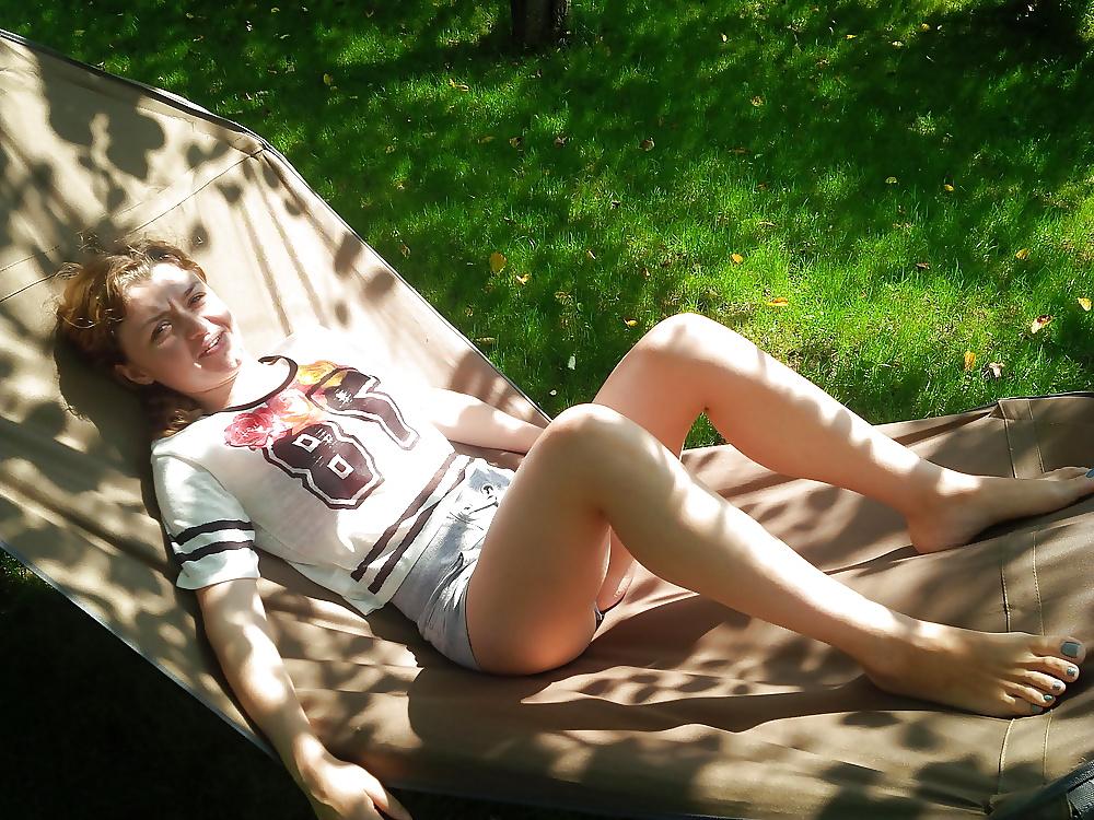 17P Petite Amateur Slut Outdoor Play!