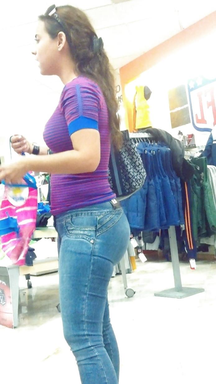 25P Horny Mom in jeans