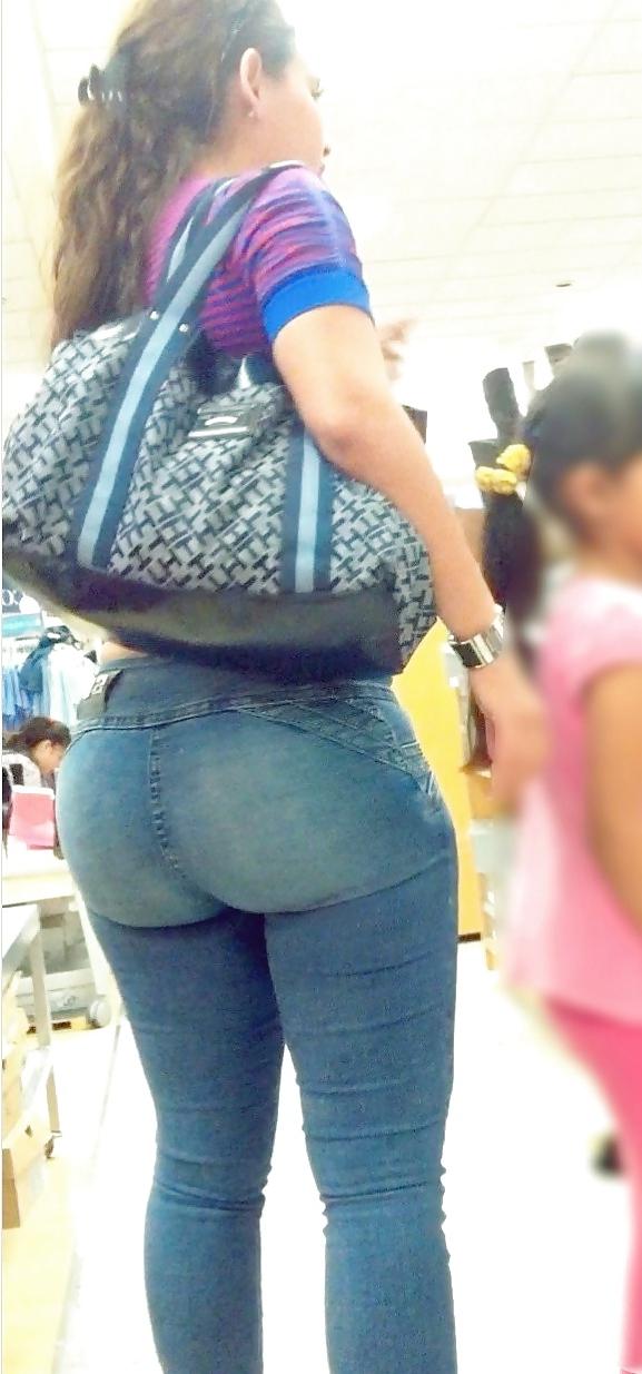 25P Horny Mom in jeans