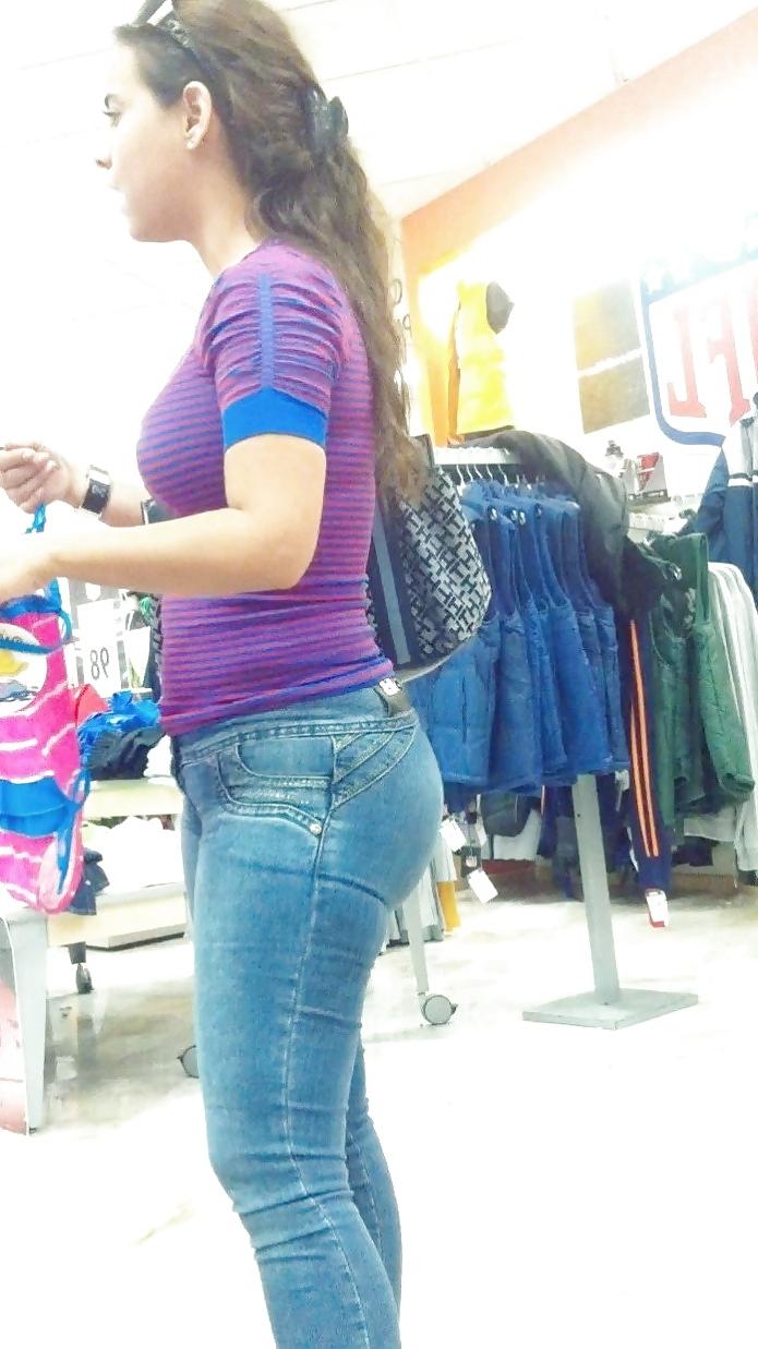 25P Horny Mom in jeans