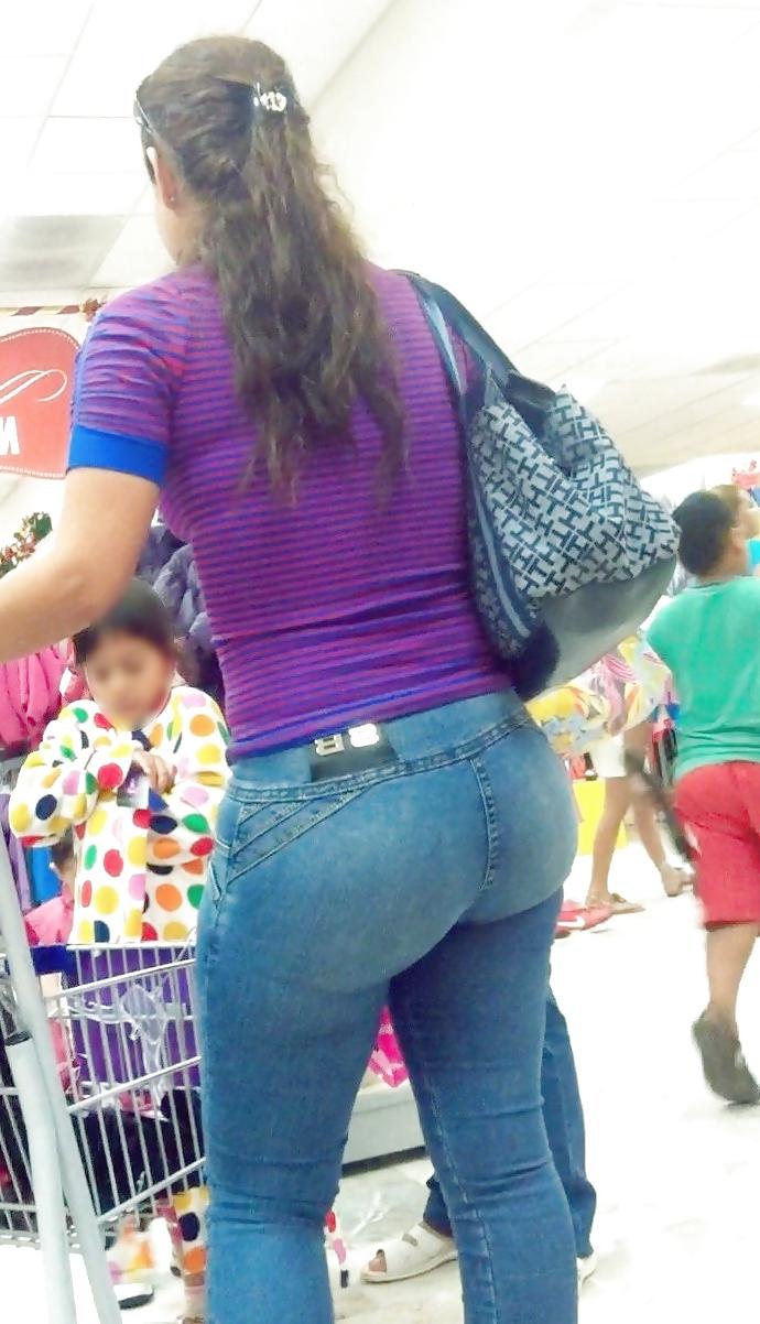 25P Horny Mom in jeans