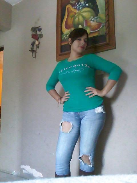 5P Thick latina chick