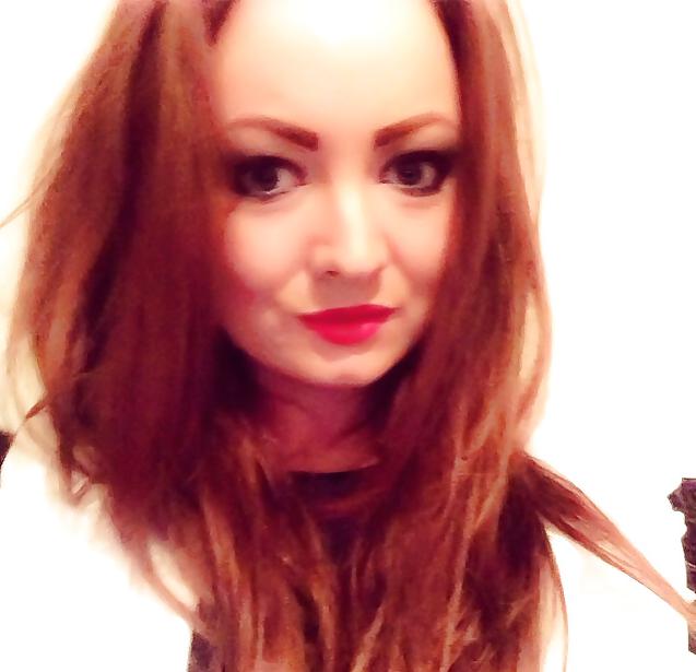 25P Bimbo show off laura loves flashing her thongs and tits