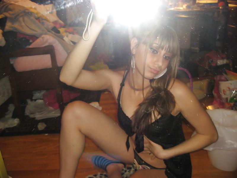 25P Young cheerleader flashing pussy
