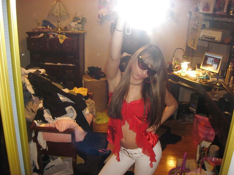 25P Young cheerleader flashing pussy