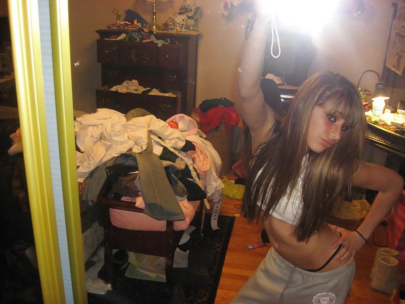 25P Young cheerleader flashing pussy