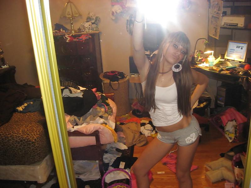 25P Young cheerleader flashing pussy