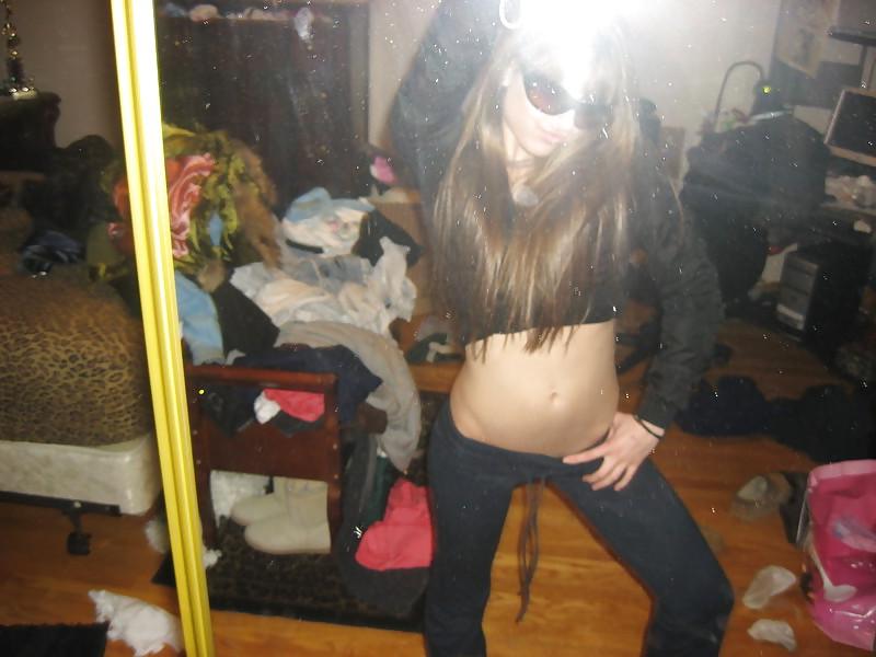 25P Young cheerleader flashing pussy