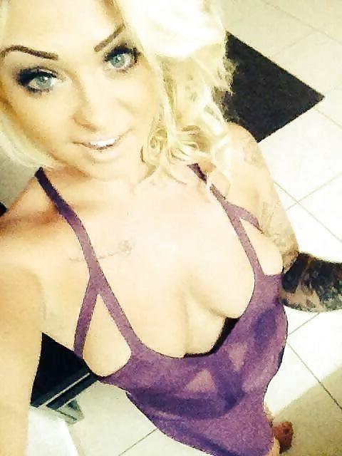 13P Fb bimbo thea