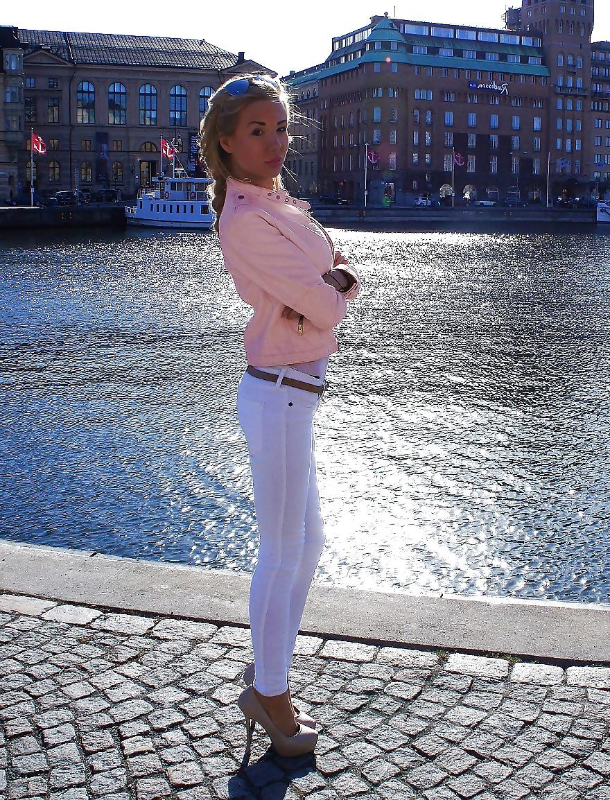 17P Kissie bimbo blonde 