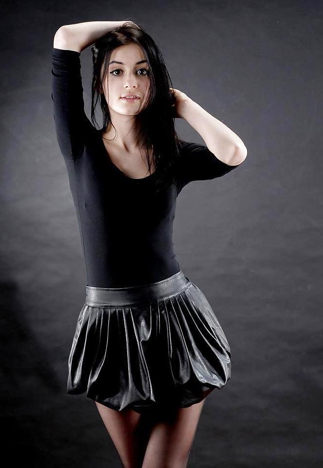 25P Black-Haired Goddesses (vol 4)