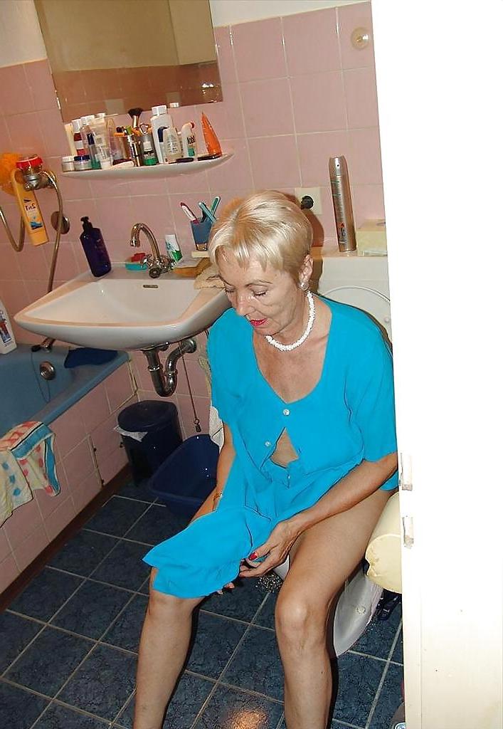 16P Granny Francesca in the bathroom