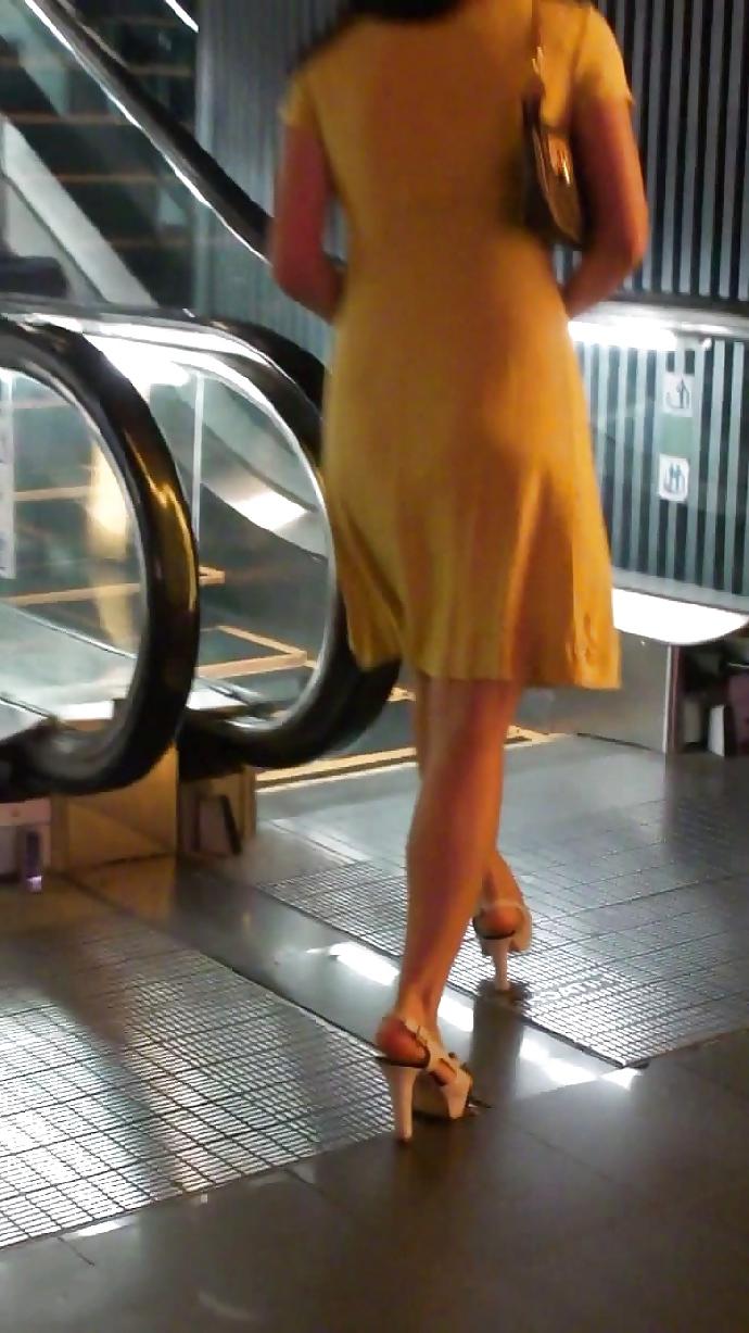 9P Chinese milf upskirt