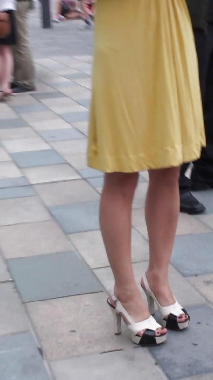 9P Chinese milf upskirt