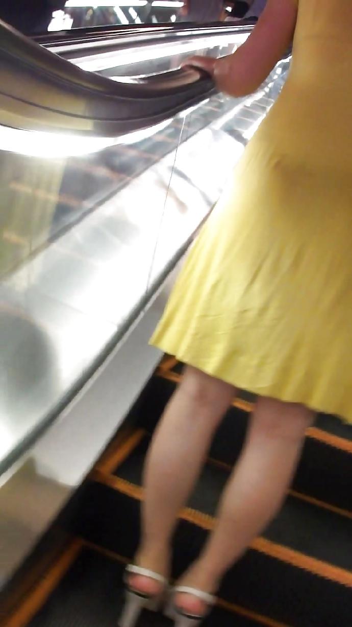 9P Chinese milf upskirt