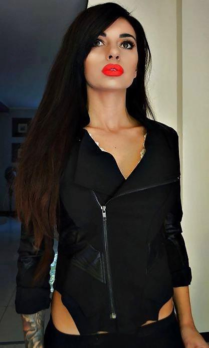 25P Black-Haired Goddesses (vol 3)