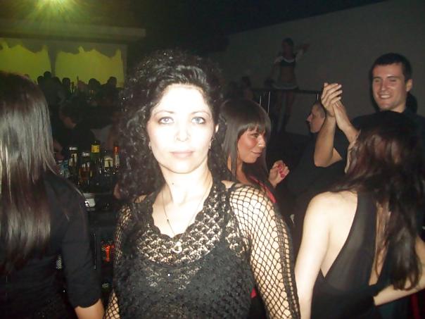 25P Beautiful dark-haired milf