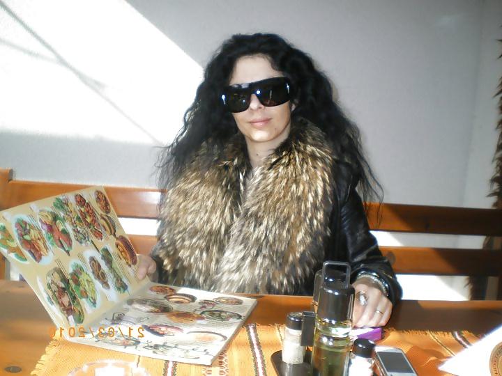 25P Beautiful dark-haired milf