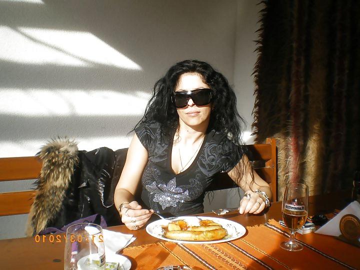 25P Beautiful dark-haired milf