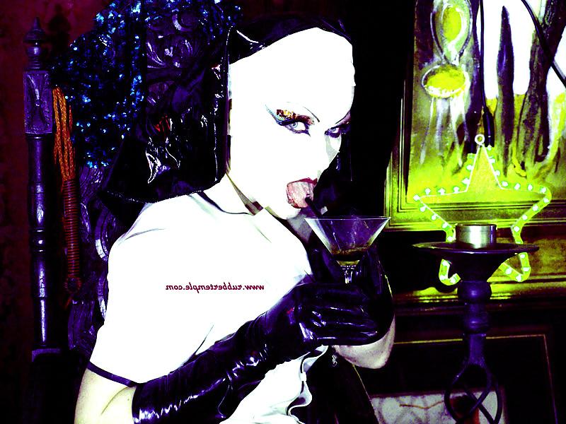13P Shemale Mistress Sabrina Blaze 2