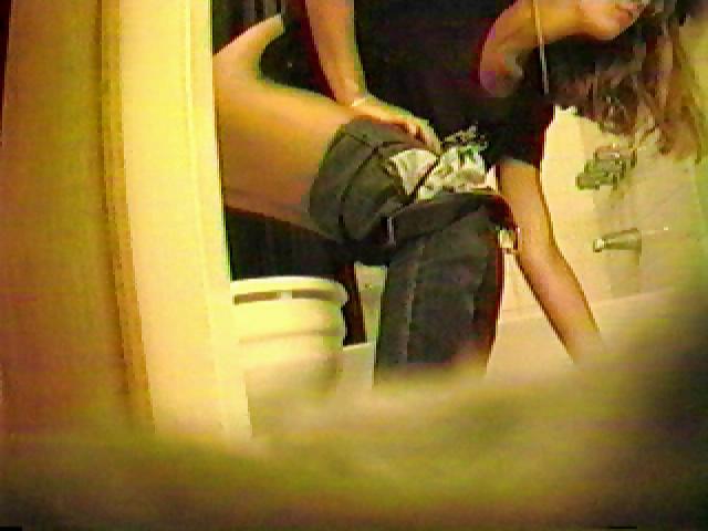21P Friend Spied in bathroom