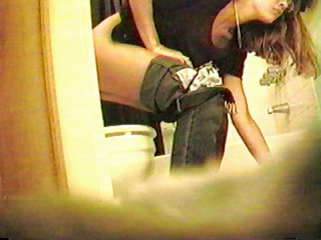 21P Friend Spied in bathroom