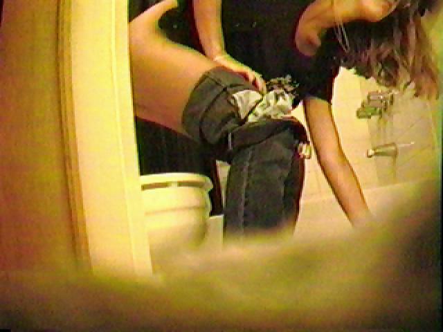 21P Friend Spied in bathroom