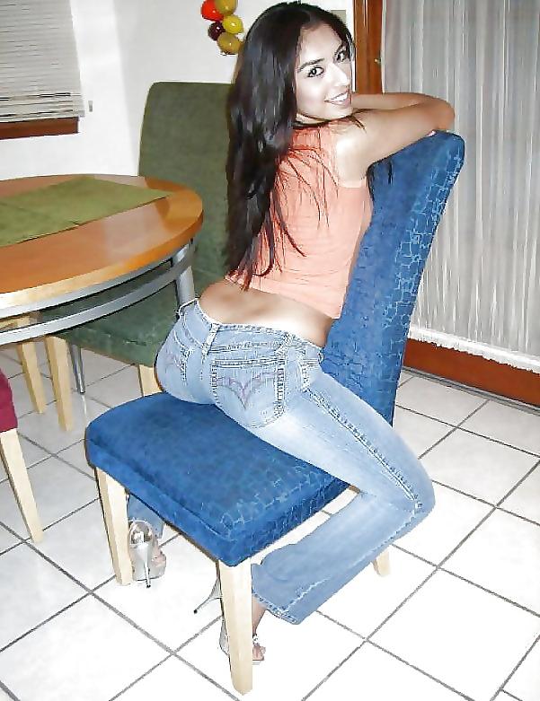 25P Sexy sluts in tight jeans 1