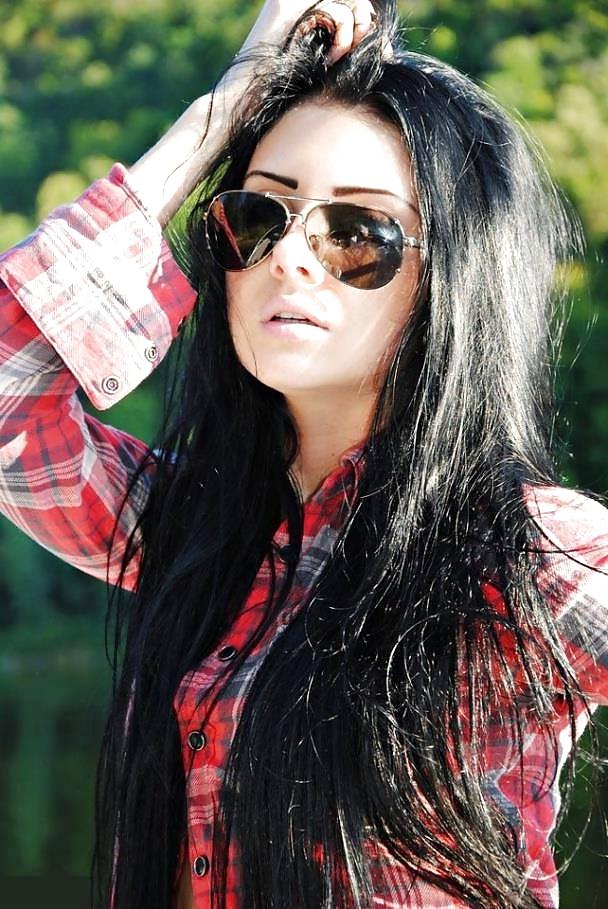 25P Black-Haired Goddesses (vol 13)