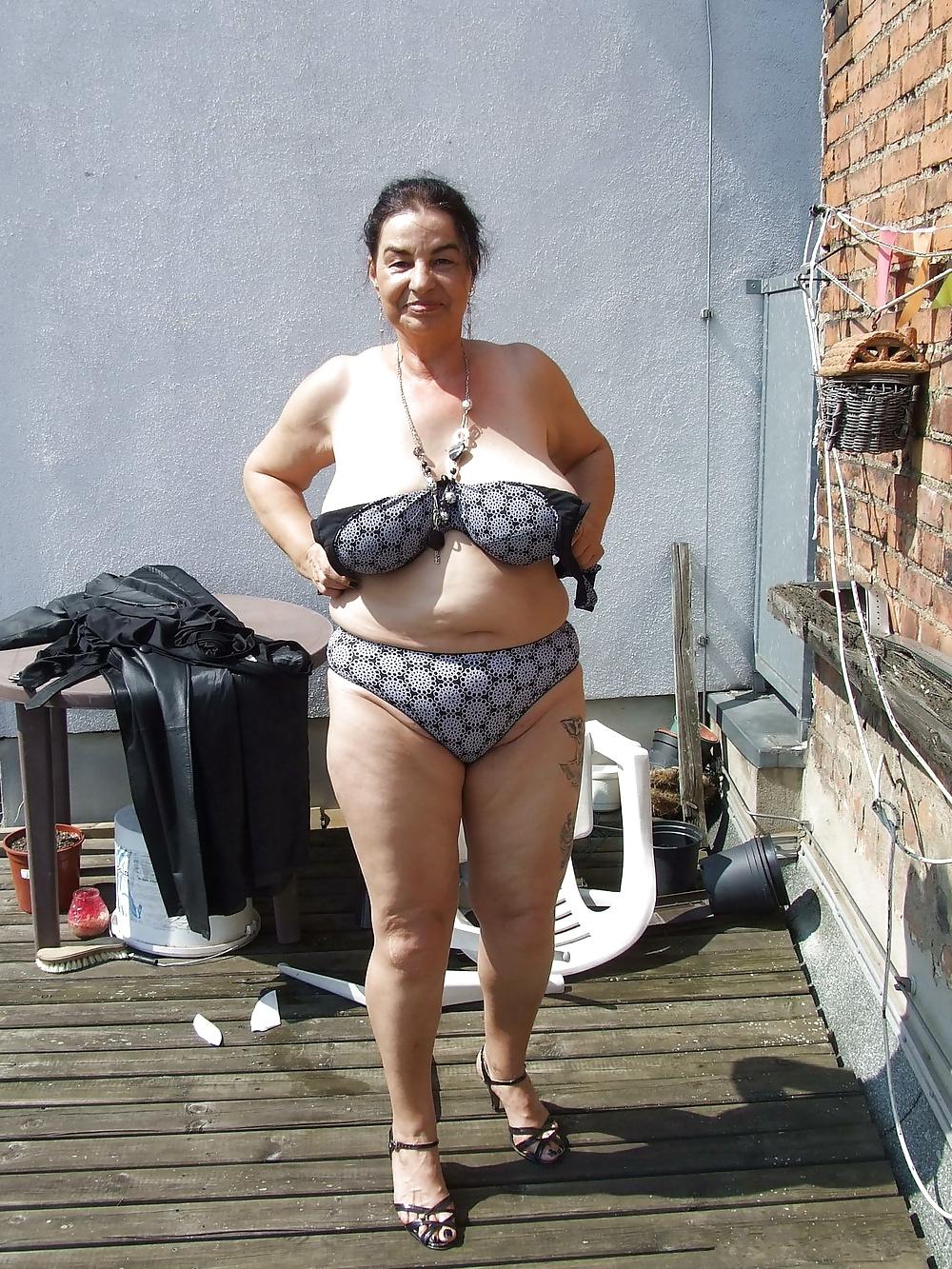 12P Fat granny strips off