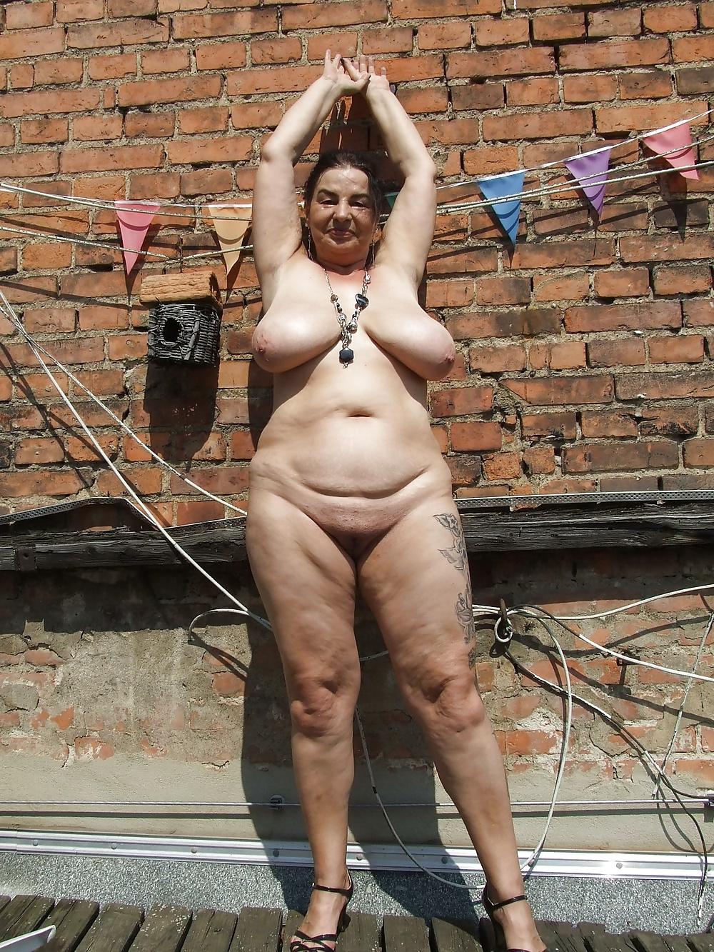 12P Fat granny strips off