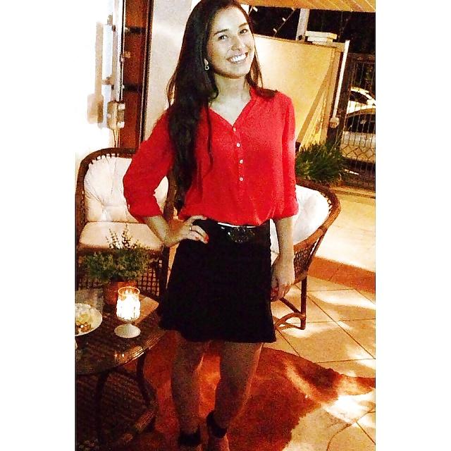 16P Hot Brazilian Brunette