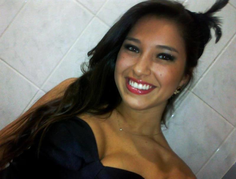 16P Hot Brazilian Brunette