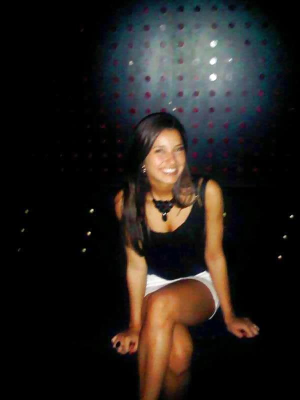 16P Hot Brazilian Brunette