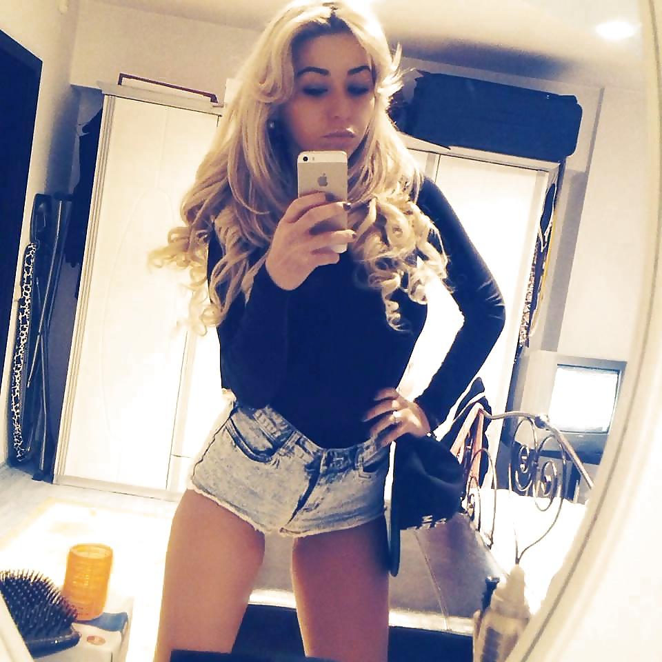 25P Hot little teens in skin tight jeans