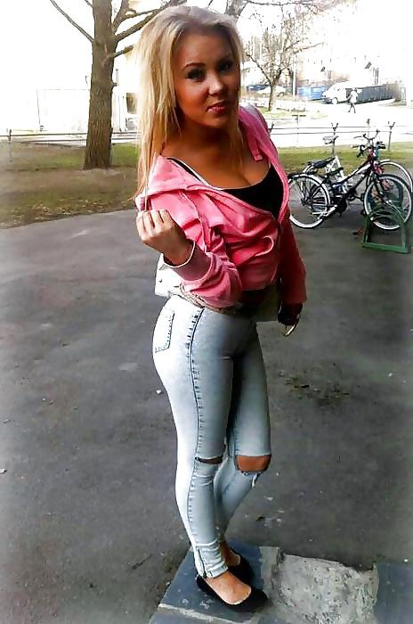 25P Hot little teens in skin tight jeans
