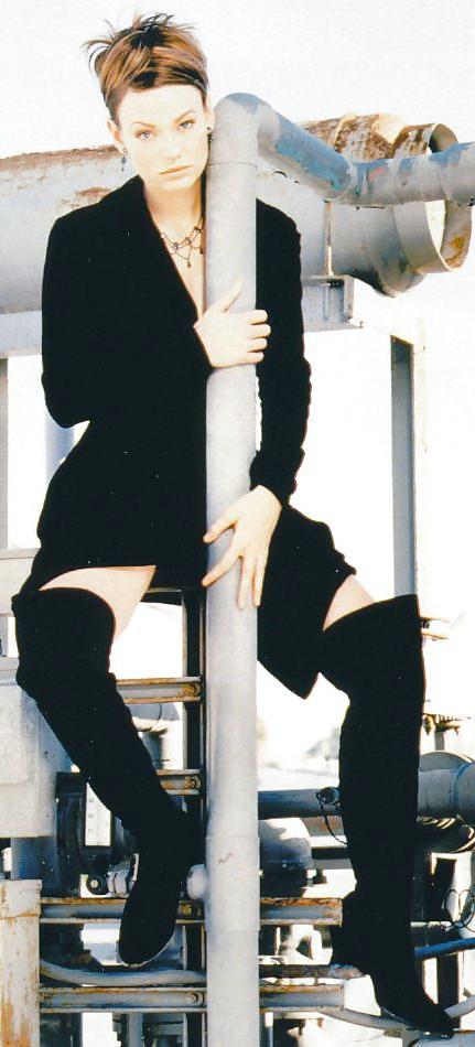 20P Samantha Mathis Glamour, Nudes, Caps 