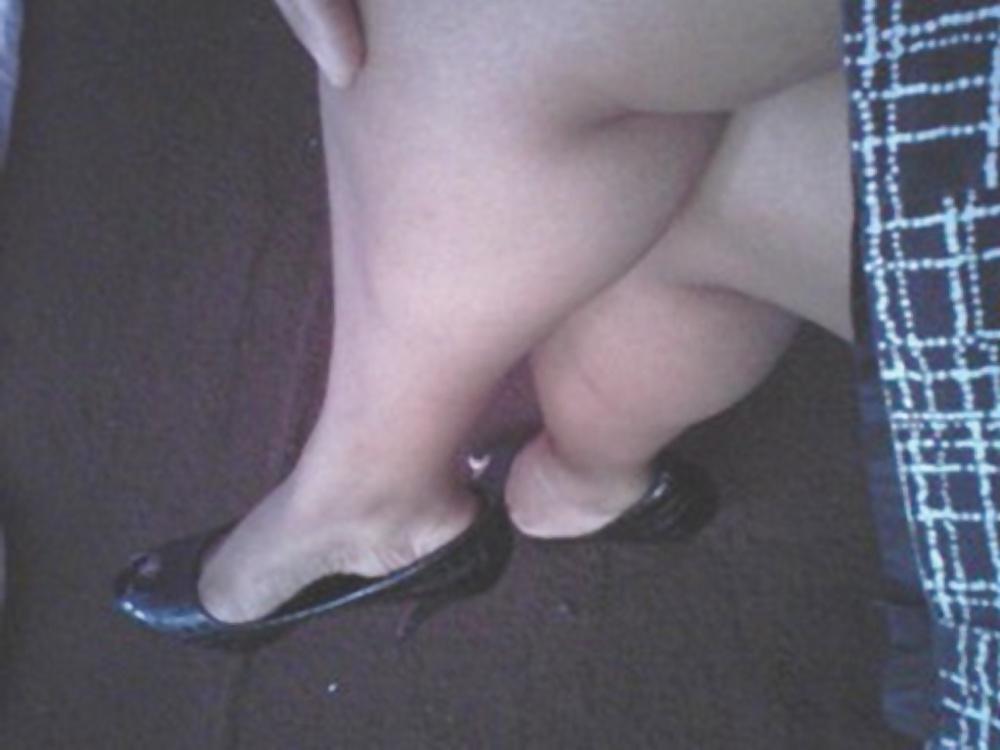 25P Shonda Wants YOU to cum for Her Thick Legs
