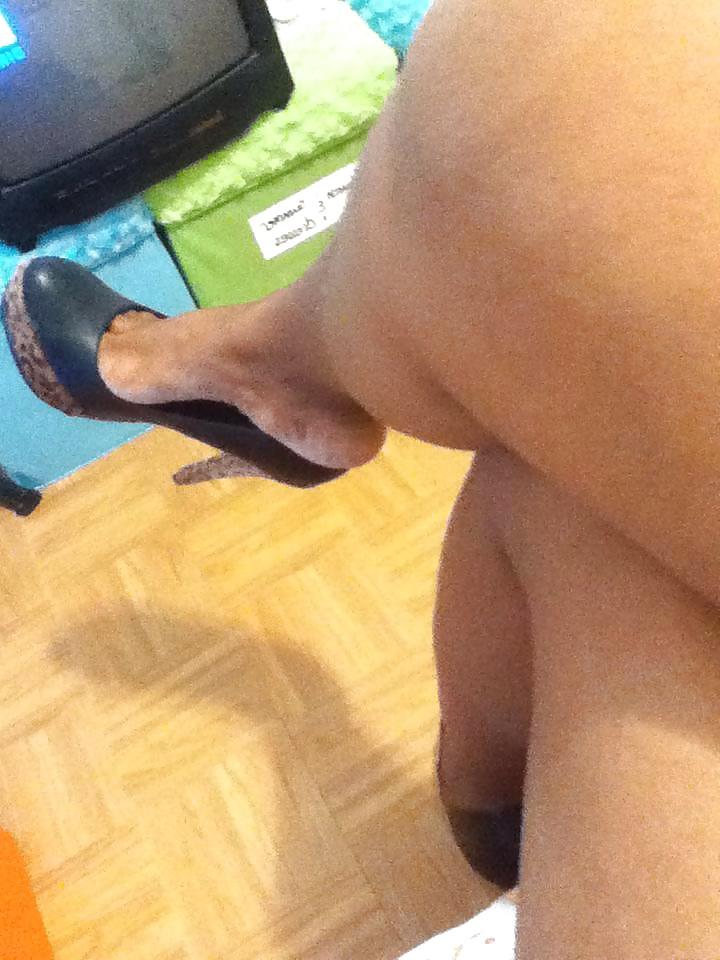 25P Shonda Wants YOU to cum for Her Thick Legs