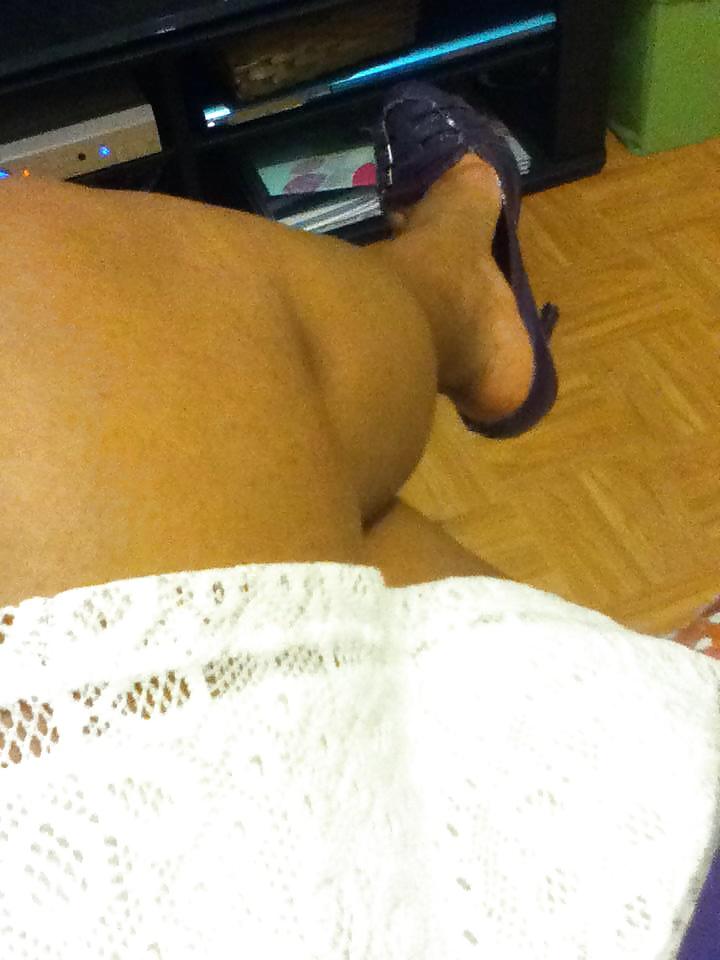 25P Shonda Wants YOU to cum for Her Thick Legs