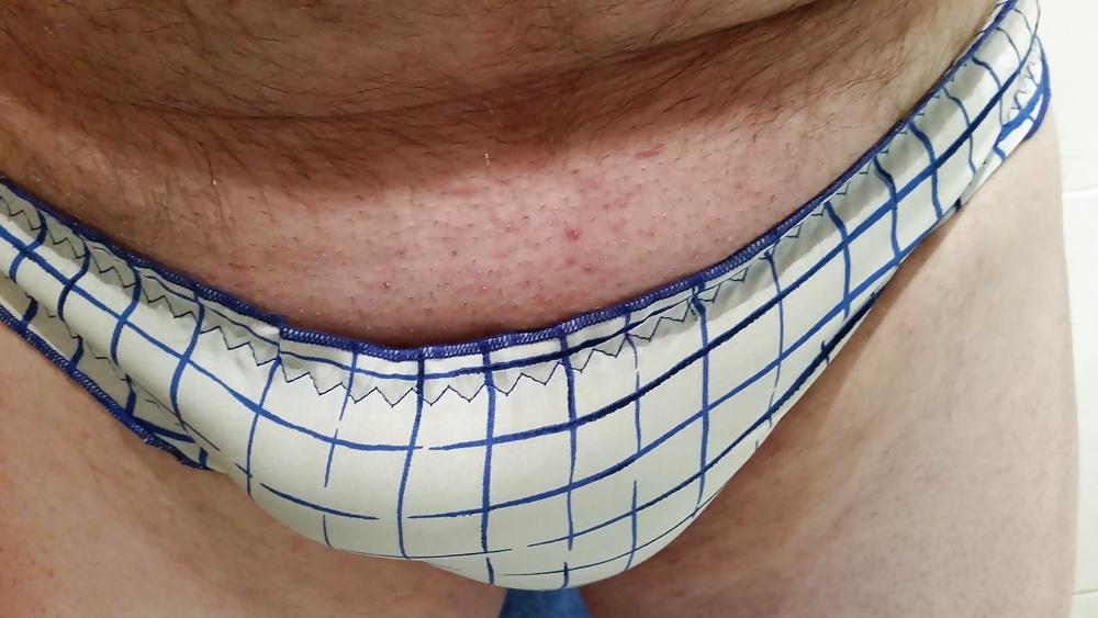 11P White thong, blue trim