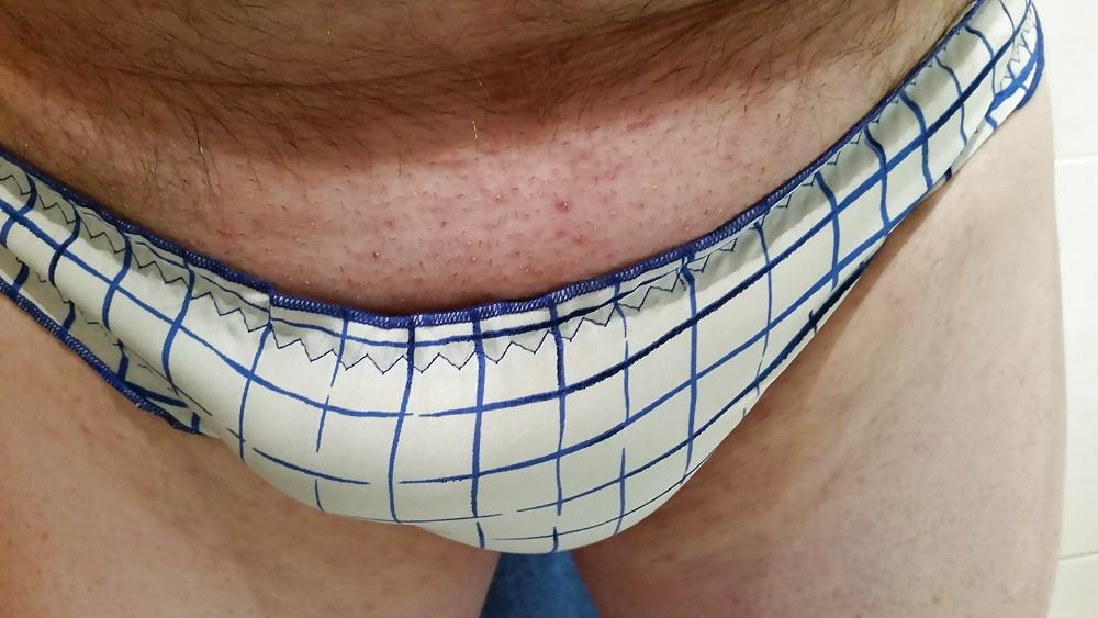11P White thong, blue trim