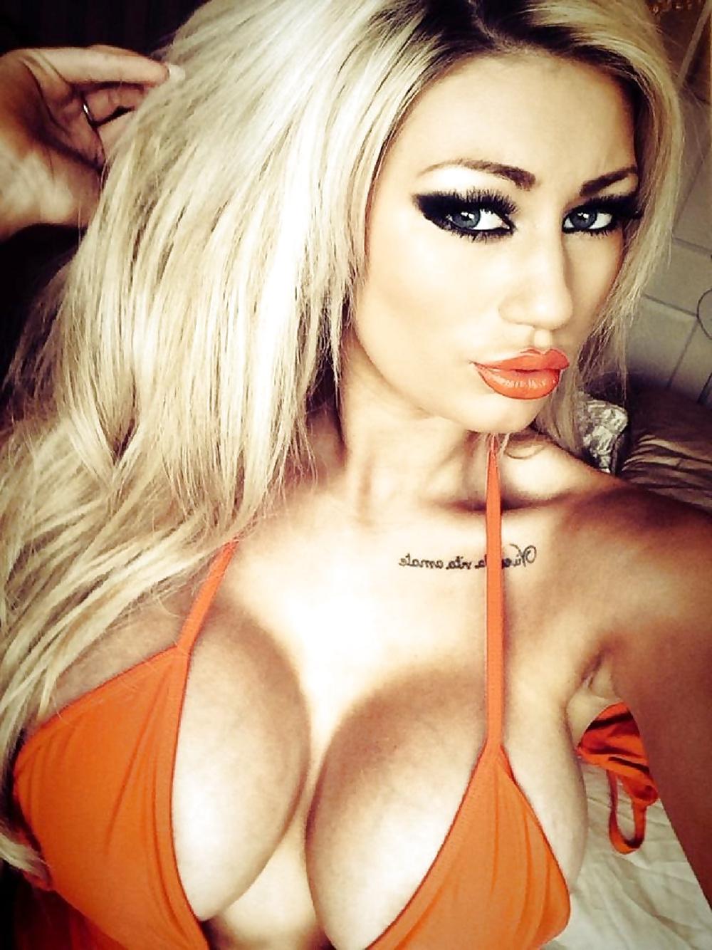 25P Bimbo Invasion 15