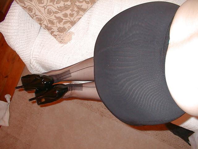 25P Amateur ladies model nylons