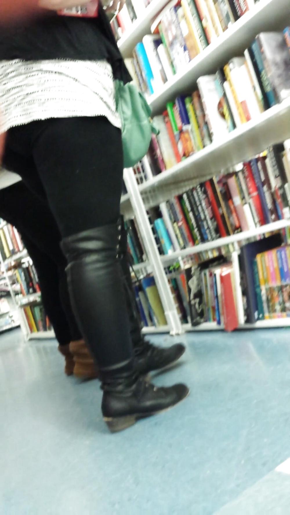 17P Public shopping candid teen and mature leg, ass and tits - 3