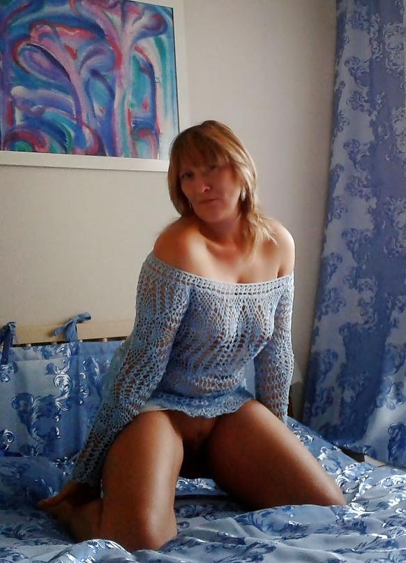 20P Luz en miniskirt
