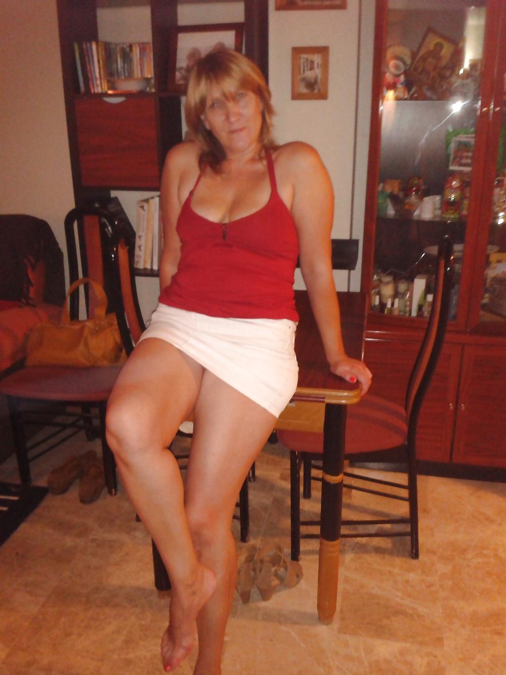 20P Luz en miniskirt