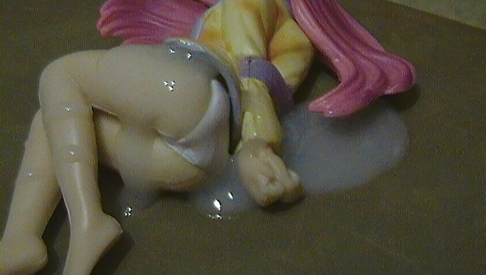 10P Cum on anime figure