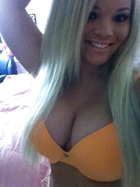 25P Plus size bimbo