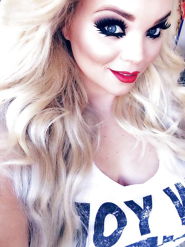 25P Plus size bimbo